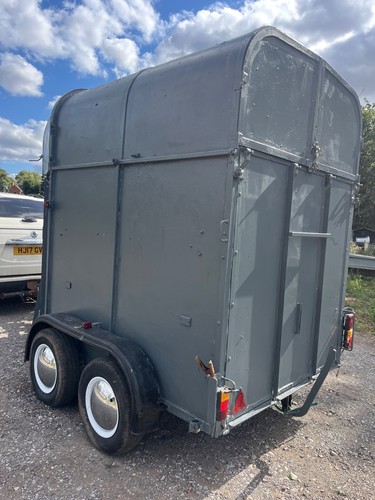 Converted horse box - , trailer/