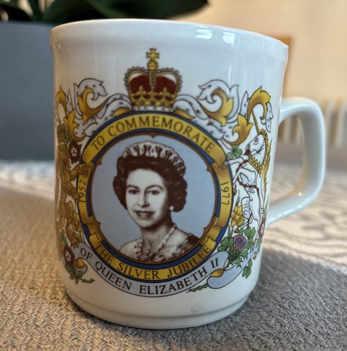 Queen elizabeth mug to - elizabeth,
