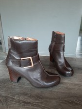 CLARKS ACTIVE AIR BROWN