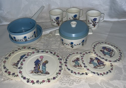 1978 holly hobbie tea set - tea, cups