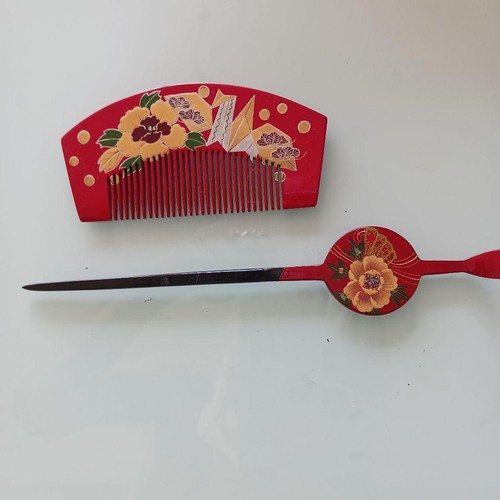 Red floral hair comb - , and