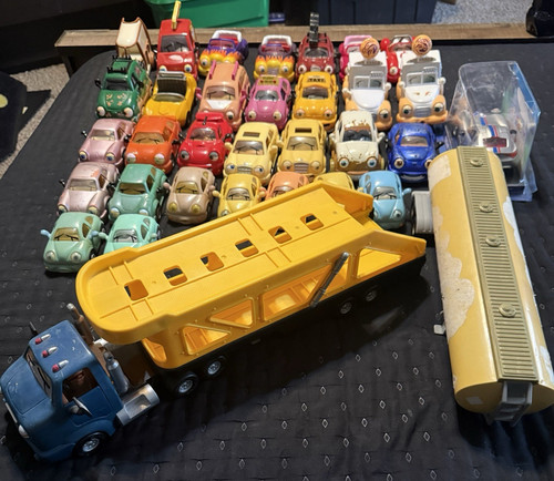 Chevron cars collectible - ,