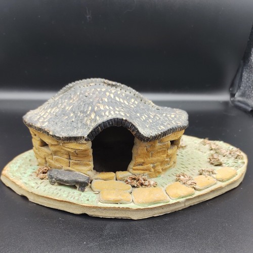 Pottery african hut - pottery,