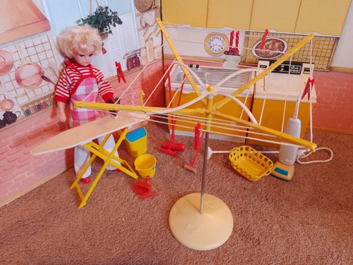 Vintage sindy house with - vintage,