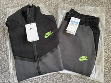 Nike Men's Tech Fleece