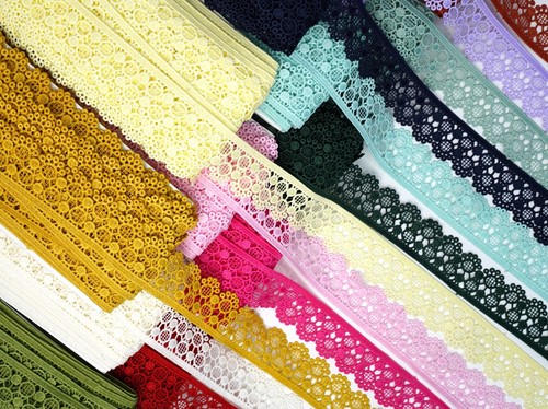 Multicolour daisy lace trim - daisy,
