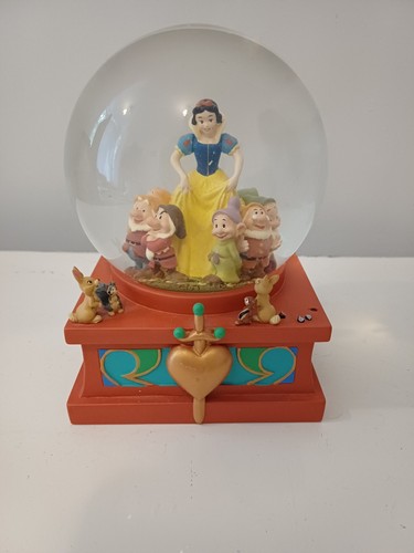 Snow white and friends disney - snow,