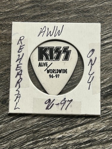 Kiss guitar pick - kiss,