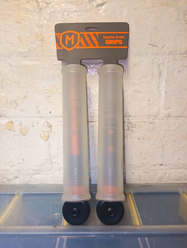 Mission grips clear - grips, slip-on