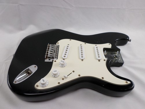 Guitar body strat - fully, loaded