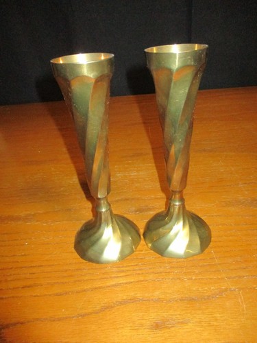Twisted brass footed - -,