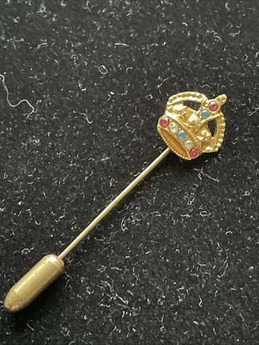 Vintage crown stick - crown, lapel