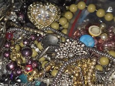7.3KG JOB LOT BROKEN VINTAGE MODERN COSTUME JEWELLERY REPAIR HARVEST CRAFTS