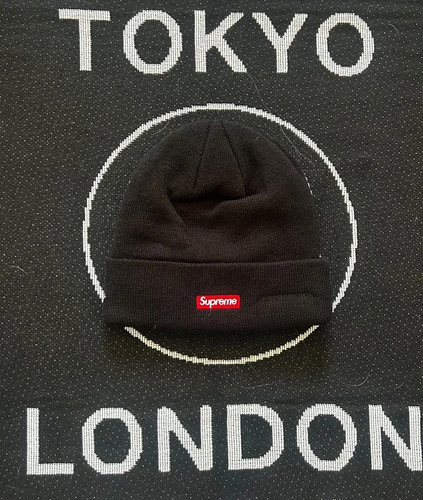 Genuine supreme new era - supreme,