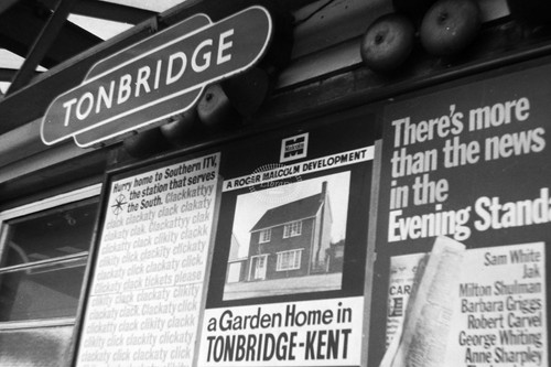 Photo totem sign tonbridge - totem,
