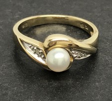 pearl diamond ring 9ct gold twist size M, hallmarked, VGC.