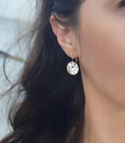 Medium round bella earrings - round,