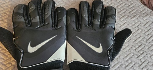 Nike goalie gloves - goalie, gk