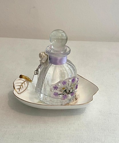 Vintage style apple shape - style,