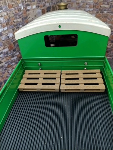Euro pallets suit - pallets,