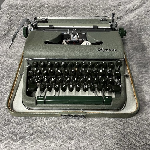 Olympia sm3 typewriter - olympia,