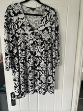 Ladies Size 16 Peacocks Smock