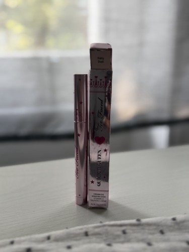 Too faced quickie queen cream - too,