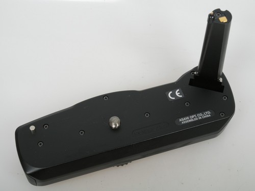 Pentax battery grip - pentax, aa