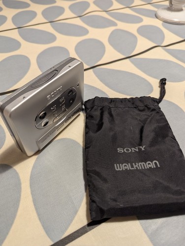 Sony walkman cassette player - cassette,