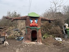 Vintage Pub Garden Tree Man