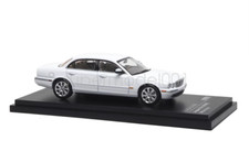 AR 1:64 Scale White Jaguar XJ6 X350 Luxury Sedan Sports Diecast Display Model