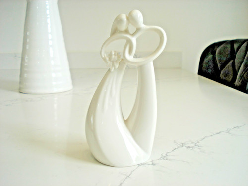 Circle love white figurine - circle,