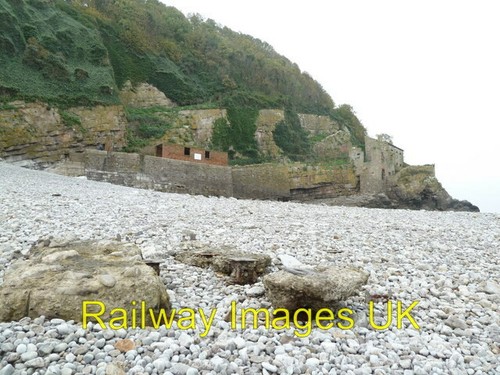 Photo shingle beach and pier - -,