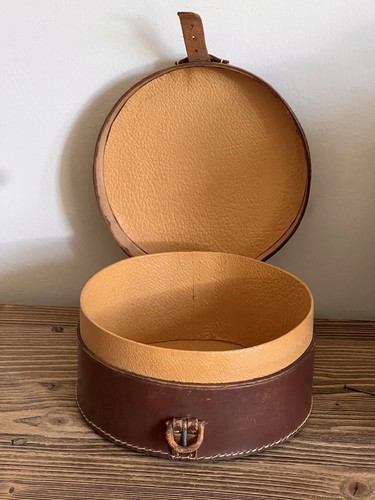 Vintage leather collar - leather, box
