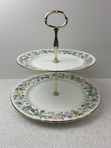 Aynsley wild tudor tier cake - aynsley,