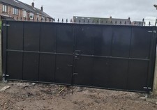 Double sheeted Gate, Metal