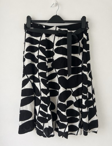 Wallis black white abstract - wallis,