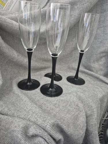 Luminarc black stemmed - 4,