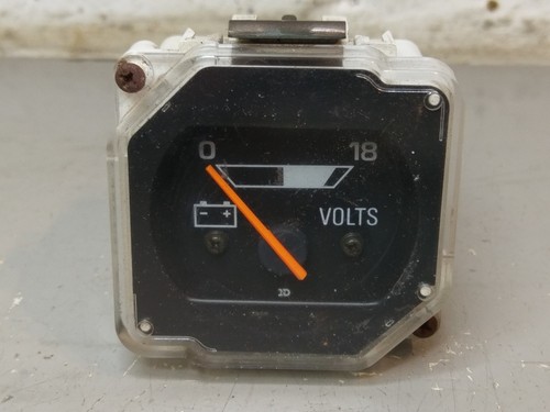 Daihatsu fourtrak volt meter - daihatsu,