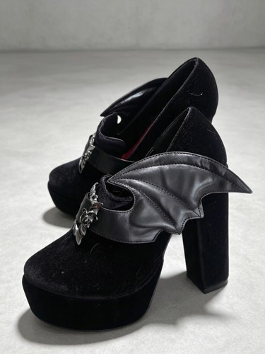 Iron fist velvet wing platform - fist,