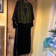 Ladies Long Medieval Dress /