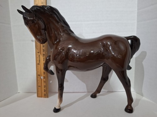 Beswick horse head tucked - beswick,
