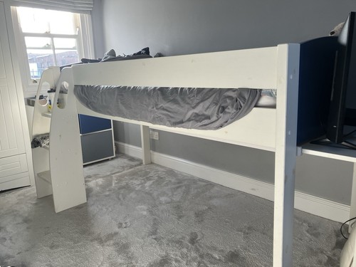 Stompa bed with mattress