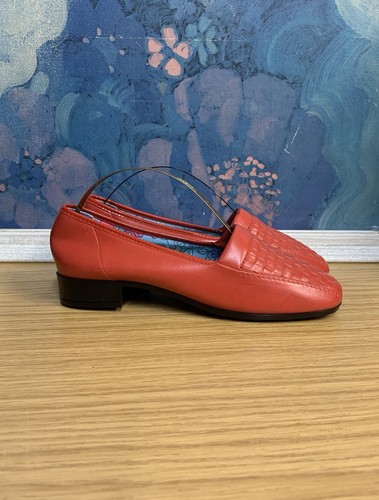 Red vintage basket weave - red,