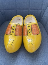 Traditional Holland Skinwood Clogs Shoes Size 4
