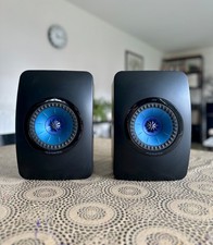 KEF LS50 Stereo Bookshelf