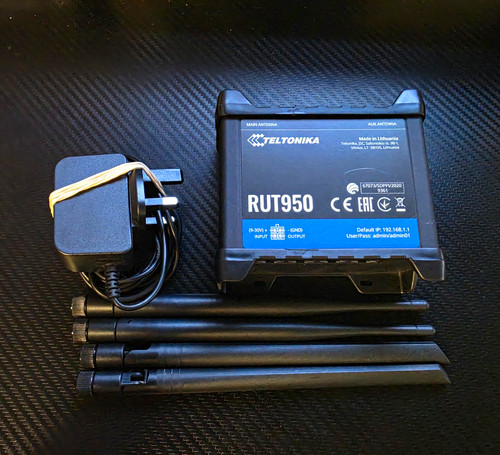 Teltonika rut950 router wired - teltonika, router,