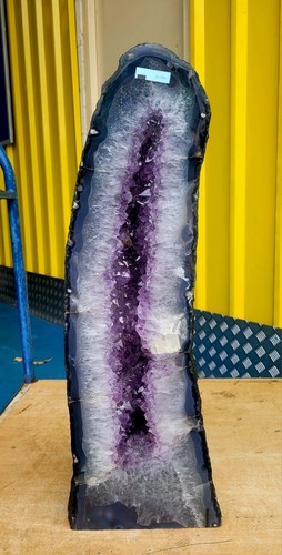 Huge stunning amethyst geode - huge,