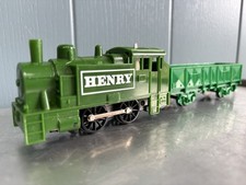 Hornby OO Gauge Thomas The Tank Engine &  Clockwork Express Coach HENRY d