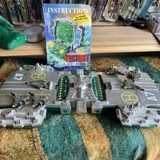 VINTAGE 1990'S ELECTRONIC TALKING BATTLESHIP GAME VICTORY AT SEA incomplete 
